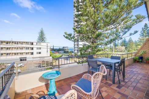 9/133 Old Burleigh Road, Broadbeach QLD 4218