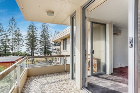 9/158 The Esplanade, BURLEIGH HEADS QLD 4220