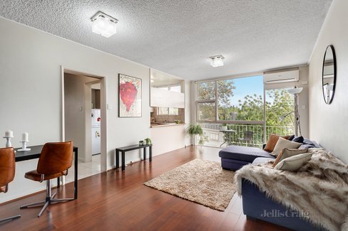 9/18 Carmichael Street Ivanhoe East 3079
