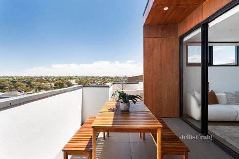 9 1a Campbell Grove Northcote 3070