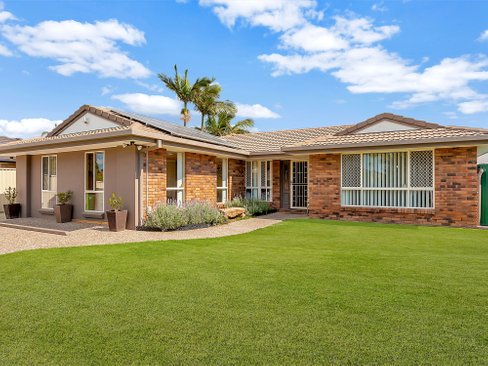 92 Cassowary Drive, BURLEIGH WATERS QLD 4220