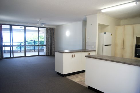 9/2 Eshelby Drive, CANNONVALE QLD 4802