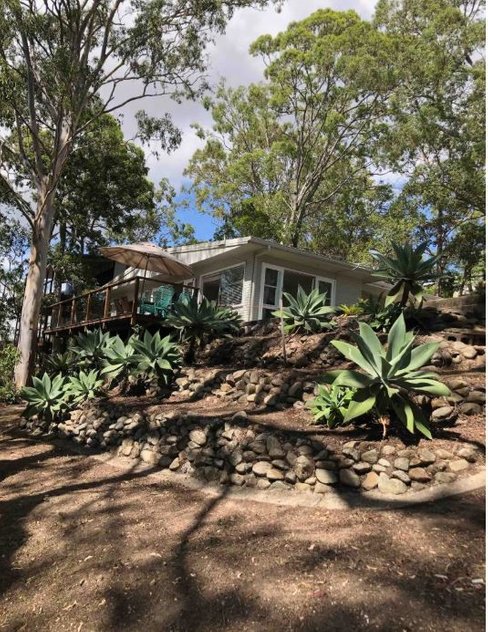 92 Ocean Parade, BURLEIGH HEADS QLD 4220