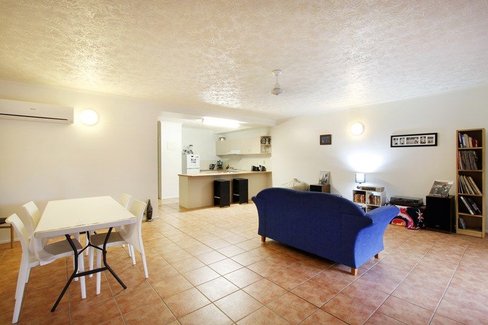 9/20 Island Drive, CANNONVALE QLD 4802