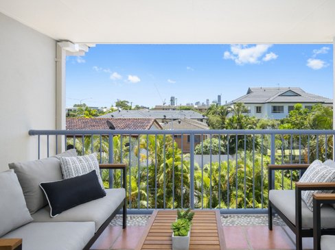 9/2311 Gold Coast Highway, Mermaid Beach QLD 4218