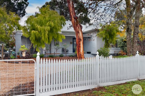 93 Main Street, GORDON VIC 3345