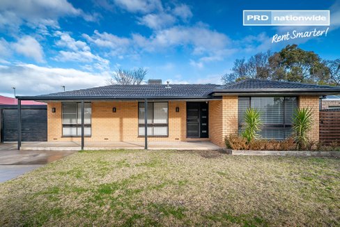 93 Undurra Drive, GLENFIELD PARK NSW 2650