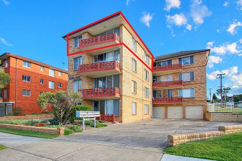 9/35 Cambridge Street, PENSHURST NSW 2222