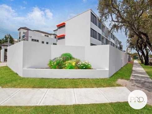 9/37 Central Street, LABRADOR QLD 4215