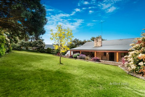 94 Kangaroo Ground-Warrandyte Road North Warrandyte 3113