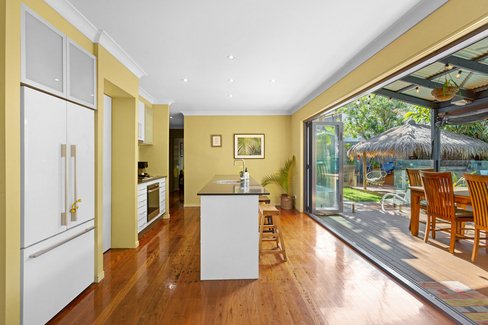 94 West Burleigh Road, BURLEIGH HEADS QLD 4220