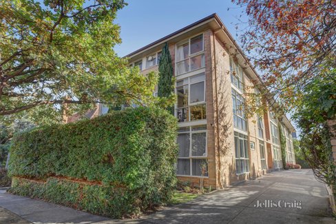 9 43 Kensington Road South Yarra 3141