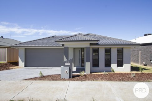 95 Ascot Gardens Drive, DELACOMBE VIC 3356