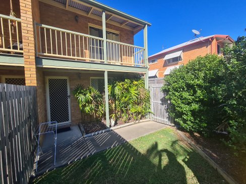 9/6 HAMPTON Drive, TANNUM SANDS QLD 4680