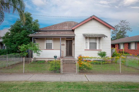 96 New England Highway, MAITLAND NSW 2320