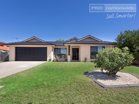 96 Yentoo Drive, GLENFIELD PARK NSW 2650