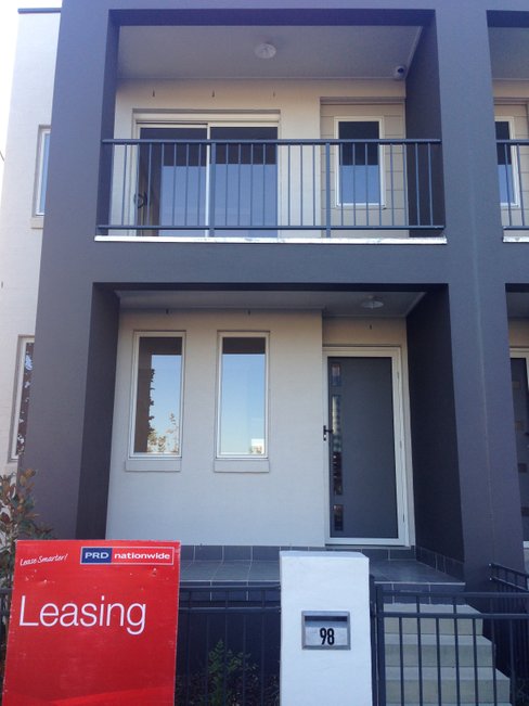 98 Lord Sheffield Circuit, PENRITH NSW 2750