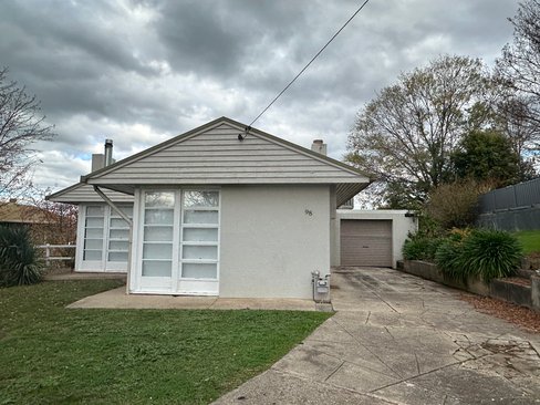 98 Richmond Street, TUMUT