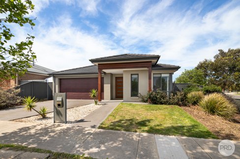 99 O'Shannassy Parade, LUCAS VIC 3350