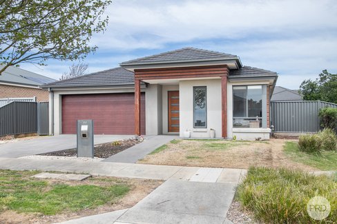 99 O'Shannassy Parade, LUCAS