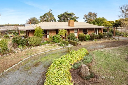 99 School Lane Cambrian Hill 3352