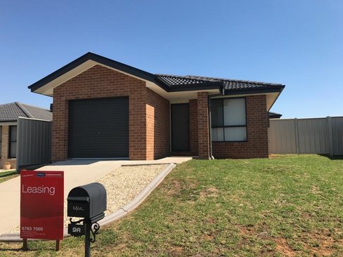 9a Brushbox Grove, TAMWORTH NSW 2340