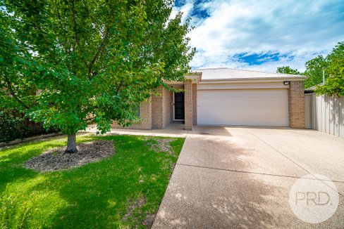 9A John Street, KOORINGAL NSW 2650