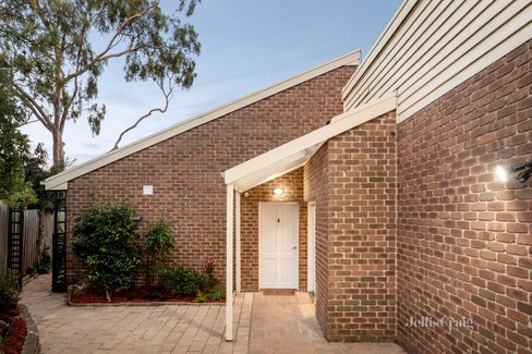 9A Sharon Street Doncaster 3108