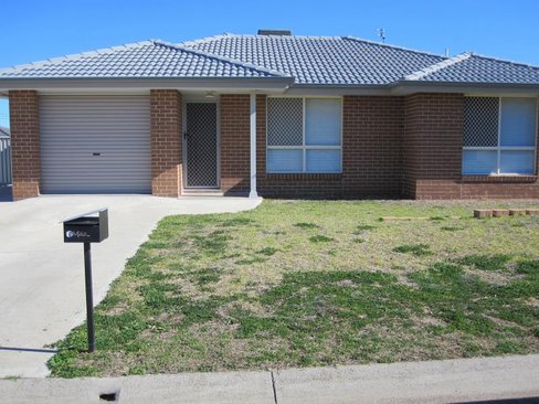 9A Warrumbungle, TAMWORTH NSW 2340