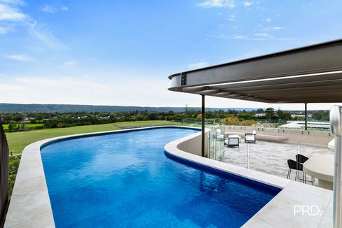 G03/10B John Tipping Grove, Penrith NSW 2750