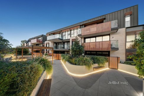 G14 26 Pryor Street Eltham 3095