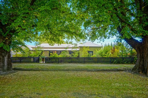 'Langwarner' 35 Wedge Street Kyneton 3444
