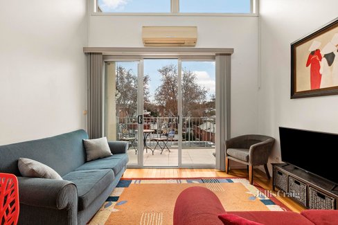 Level 2 28 Pin Oak Crescent Flemington 3031