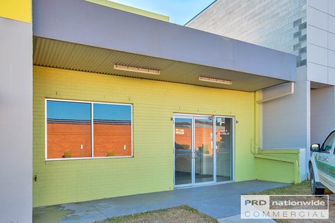 Shop 4, 164 Peel Street, TAMWORTH NSW 2340