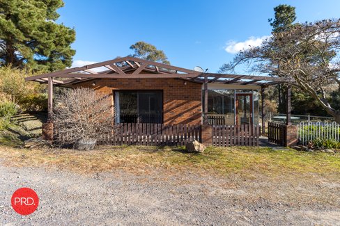 The Cottage 122 Douglas Close, CARWOOLA NSW 2620