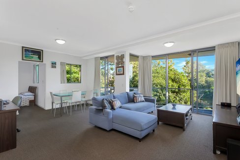 Unit 1036/1 Ocean St, BURLEIGH HEADS QLD 4220