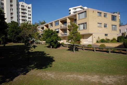 Unit 1/1971 Gold Coast Highway, BURLEIGH HEADS QLD 4220