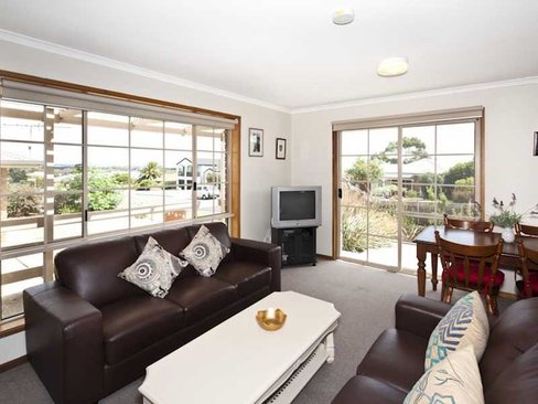 Unit 2,19 Donvale Drive Leopold 3224