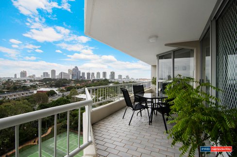 Unit 38/56 Hooker Bvd, BROADBEACH QLD 4218