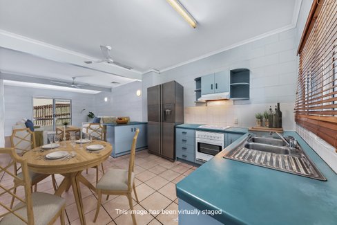 Unit 4/5 Eshelby Drive, CANNONVALE QLD 4802