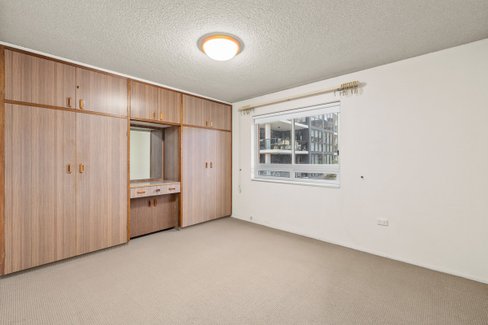 Unit 8 "Pacific Lodge" 68 The Esplanade, BURLEIGH HEADS QLD 4220