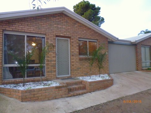Unit 9/1 West Road, BURONGA NSW 2739