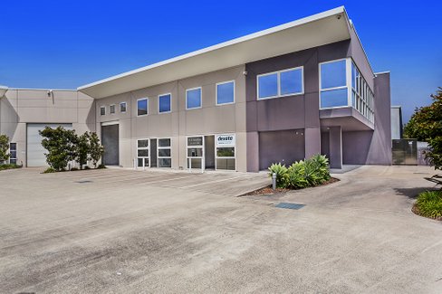Units 1 16 Shearwater Drive, TAYLORS BEACH NSW 2316