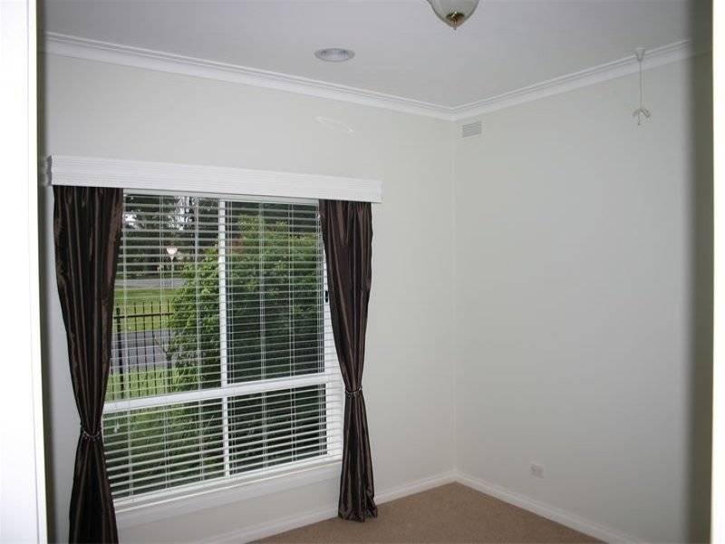 00 Regina Court, Wendouree image 3