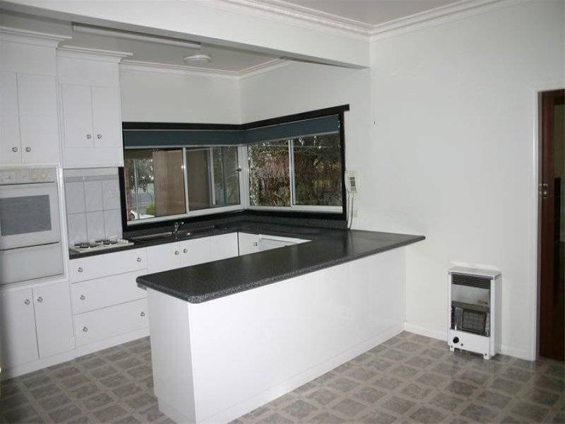 00 Regina Court, Wendouree image 4