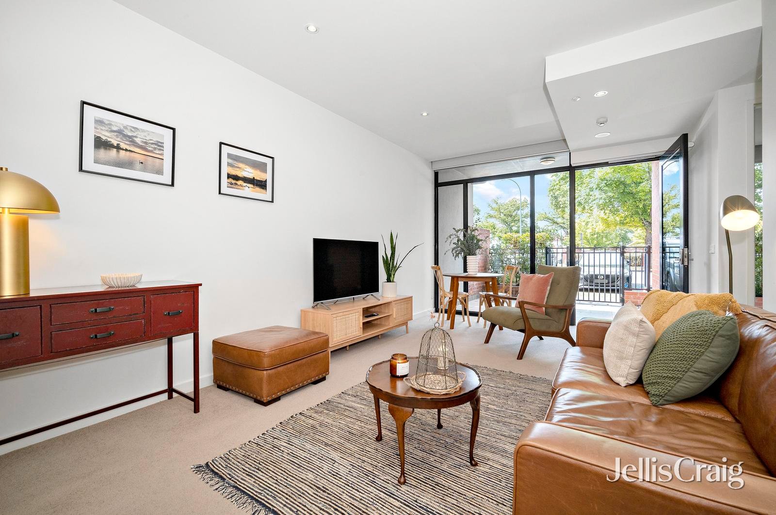 01A/18-22 Wendouree Parade, Lake&nbsp;Wendouree image 2