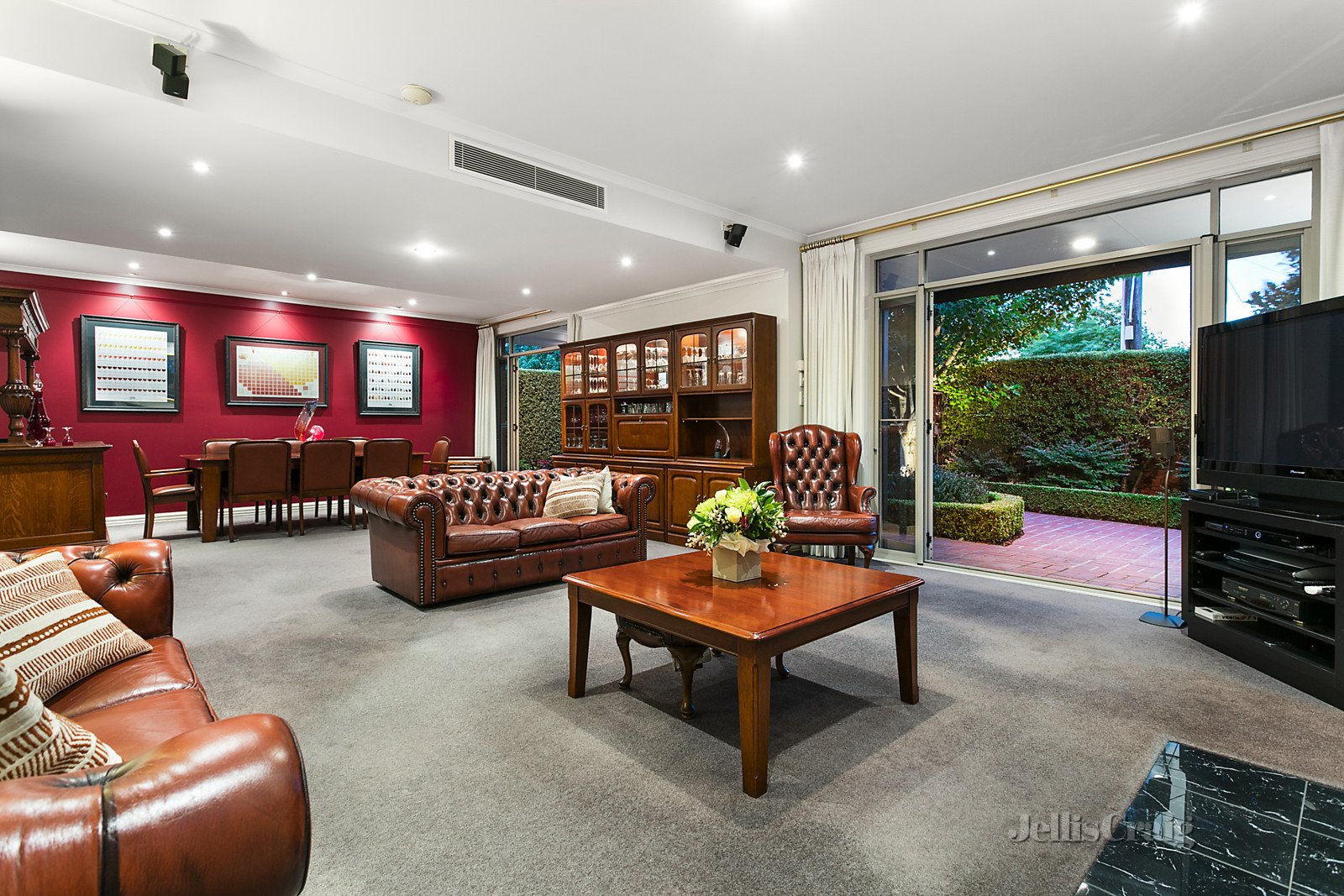 1 /14 Durward Road, Malvern East image 3