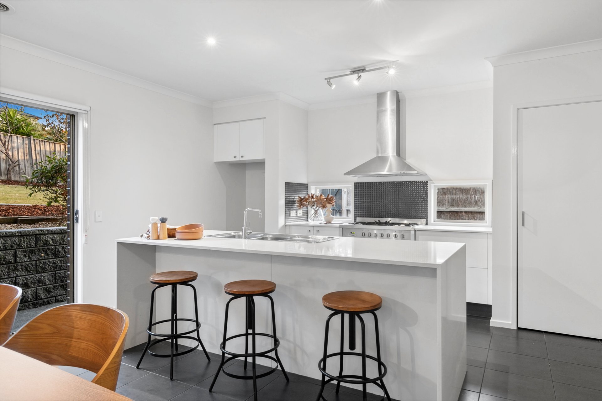 1-2 Burberry Court, Highton image 8