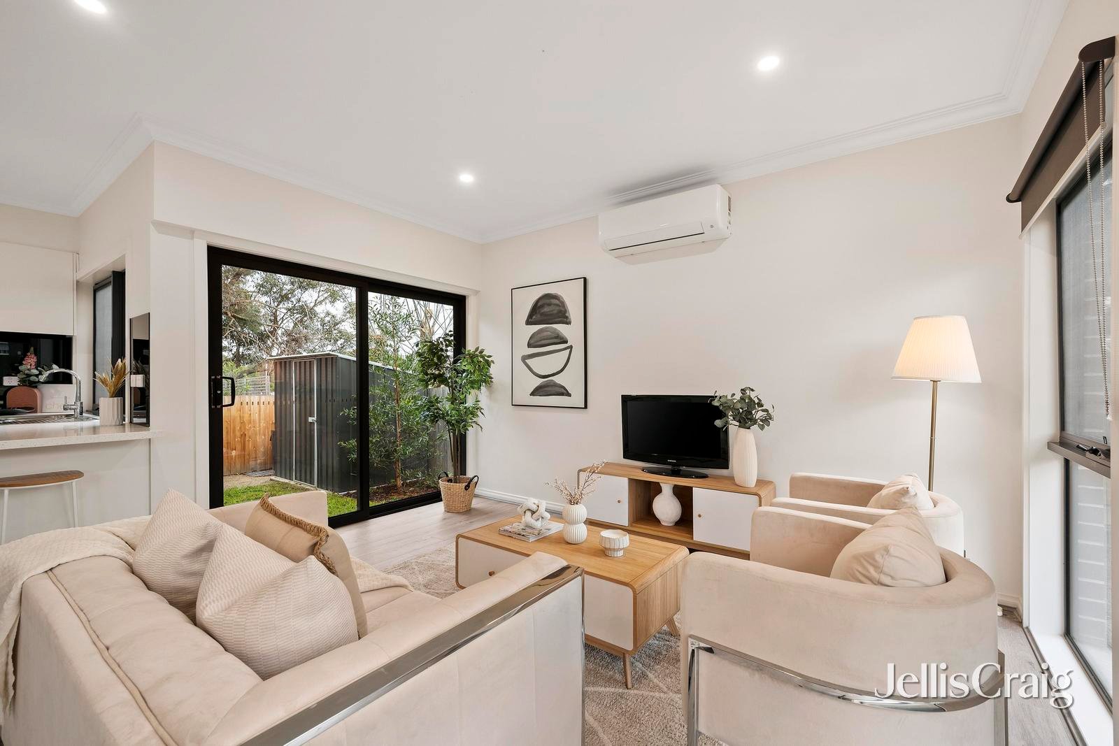 1-2/28 Highland Crescent, Mooroolbark image 2