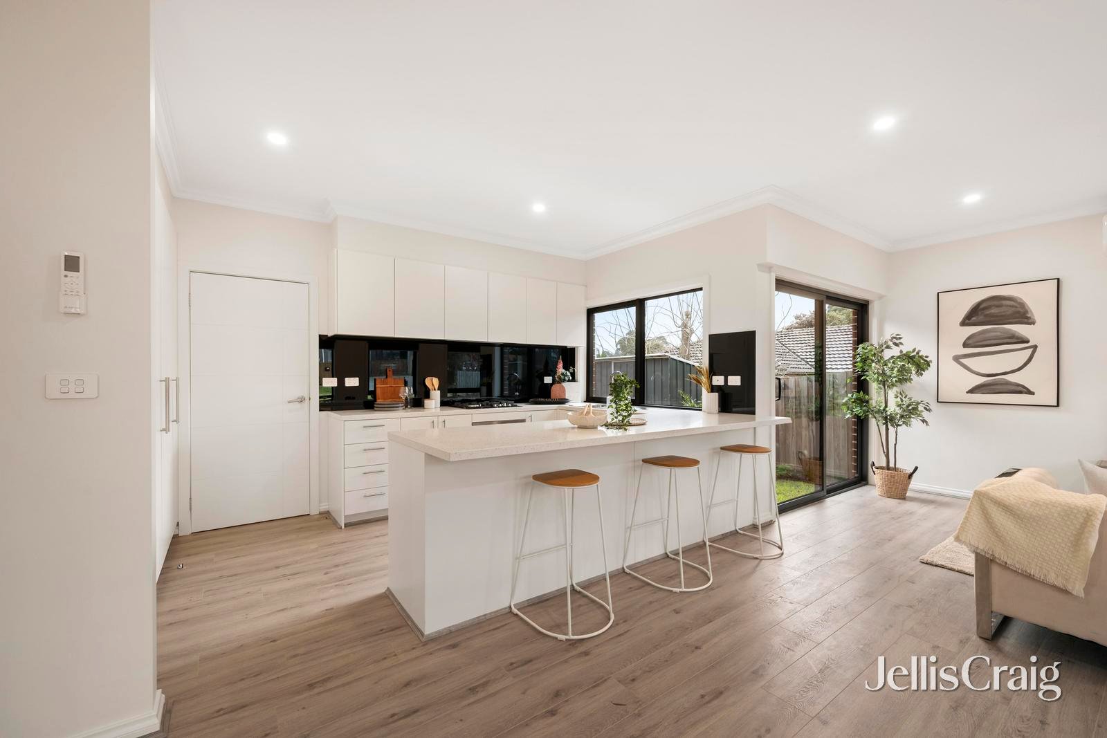 1-2/28 Highland Crescent, Mooroolbark image 7
